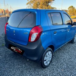 Suzuki Alto  hatchback ofrecido en Parque del Plata 