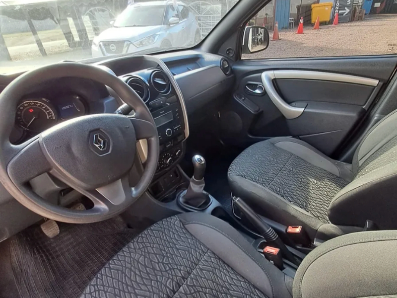 Venta en Uruguay de Renault Oroch  4 puertas 