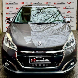 Foto: Peugeot 208 Allure 1.2 Turbo 2018: Francés, con Kilometraje Mínimo
