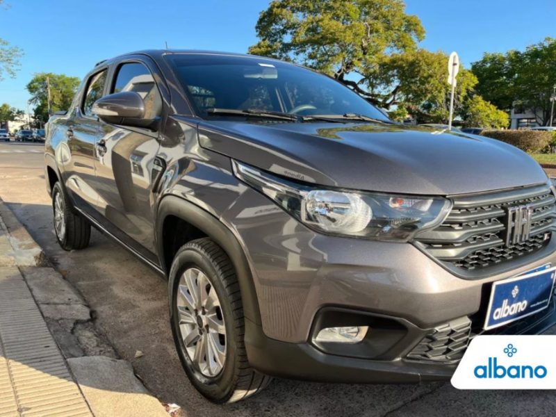 Fiat Strada  pickup ofrecido en Artigas 