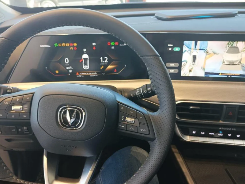 Imagen del Changan 2024  1.5T listo para la venta  