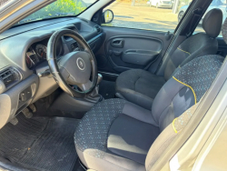 Venta en Uruguay de Renault Clio  4 puertas 