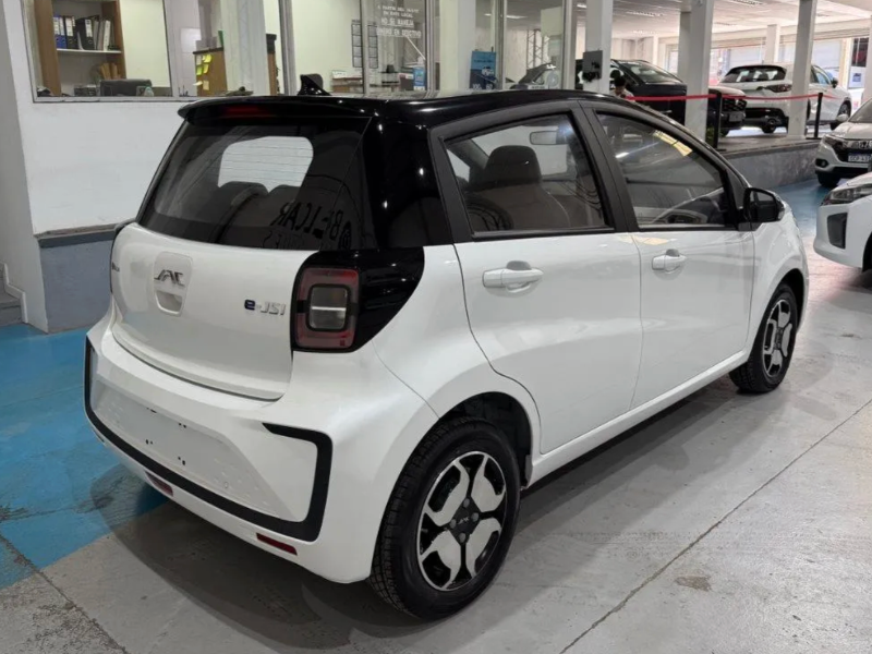 JAC E-s1  hatchback ofrecido en Centro 