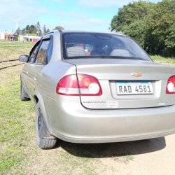 Chevrolet Corsa  sedán ofrecido en Florida 