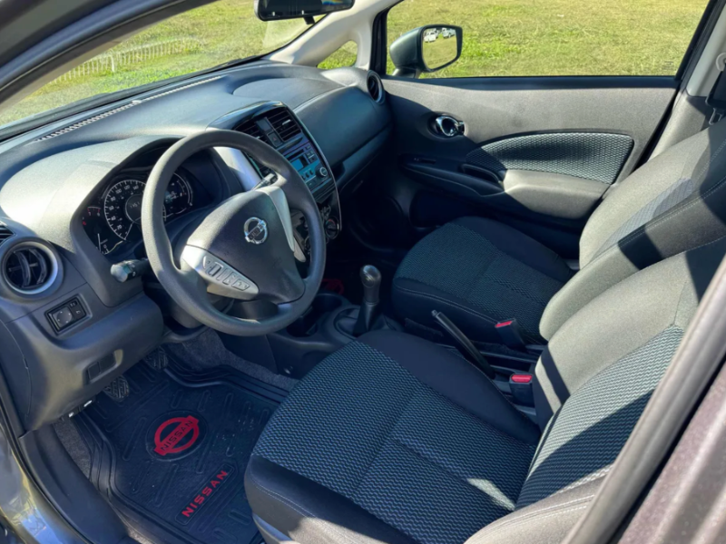 Nissan Note  hatchback ofrecido en Maldonado 