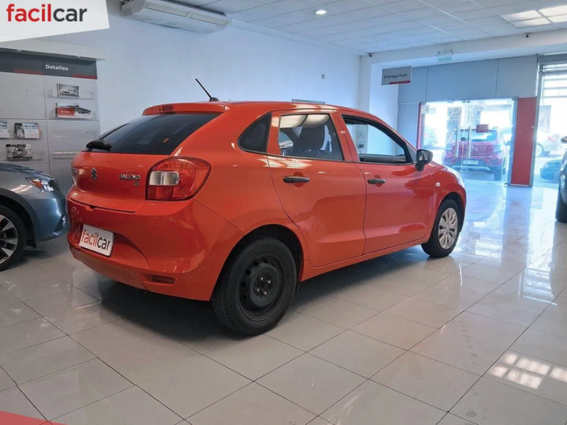 Suzuki Baleno  hatchback ofrecido en Centro 