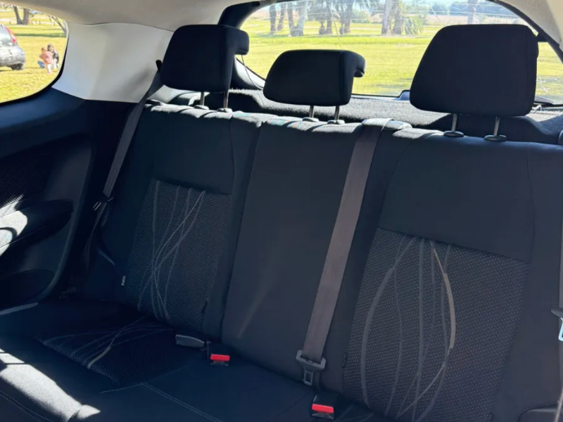 Venta en Uruguay de Peugeot 208  3 puertas 