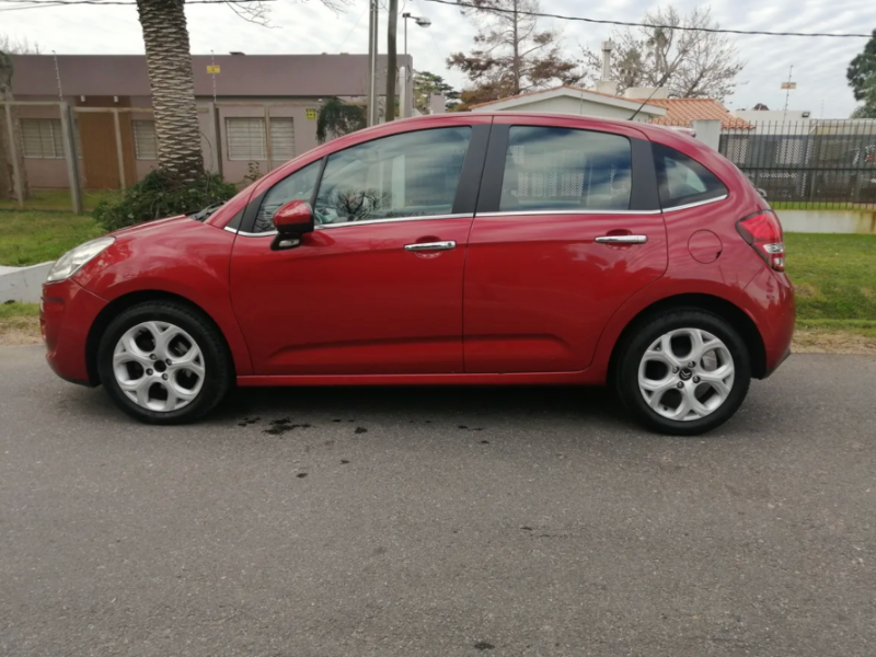 Citroën C3  hatchback ofrecido en Paso Carrasco 