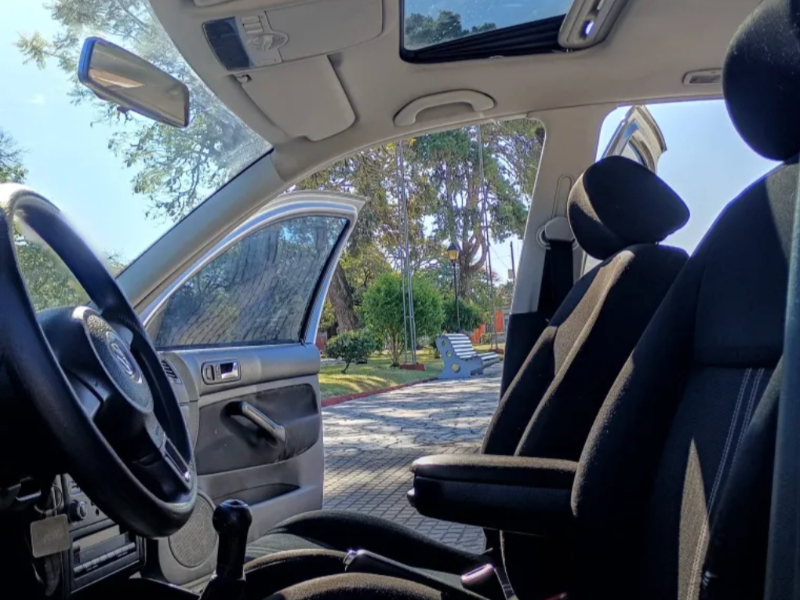 Venta en Uruguay de Volkswagen Bora  4 puertas 