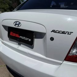 Hyundai Accent  sedán ofrecido en Brazo Oriental 