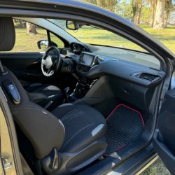 venta de Peugeot 208 usado