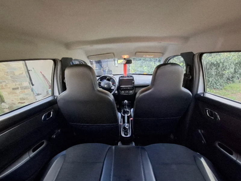 Renault Kwid  hatchback ofrecido en San Carlos 