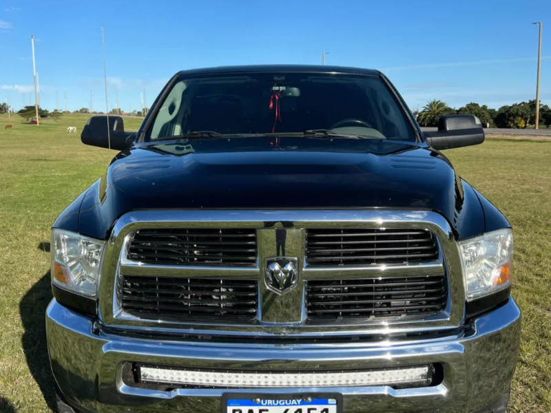 Dodge Ram 2500  puck-up ofrecido en Colón 