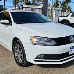 Venta en Uruguay de Volkswagen Vento  4 puertas 