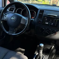 Nissan tiida hb Precio