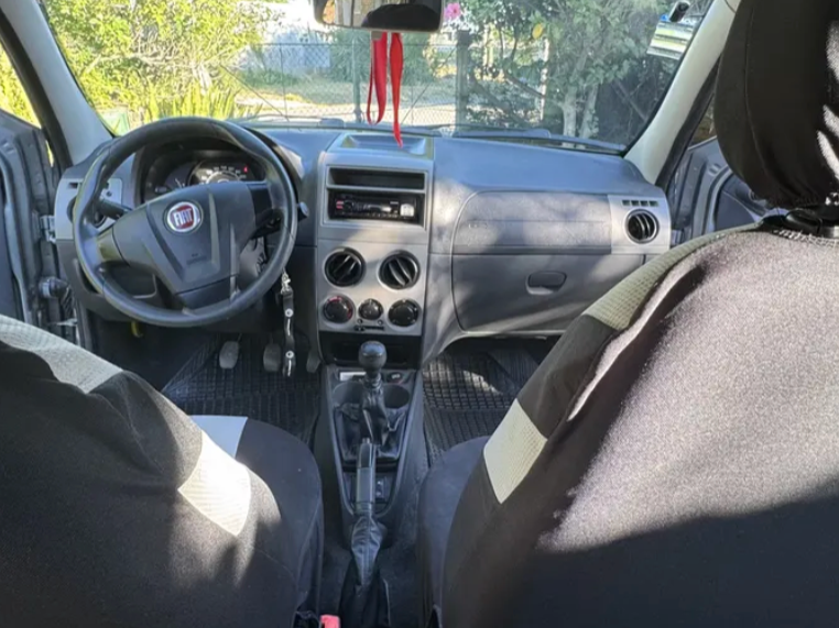 Venta en Uruguay de Fiat Palio  4 puertas 