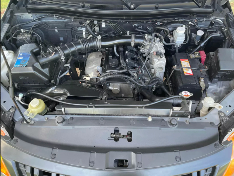 Venta en Uruguay de Mitsubishi L200  4 puertas 