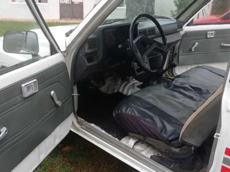 Modelo Hilux por dentro