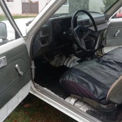 Modelo Hilux por dentro