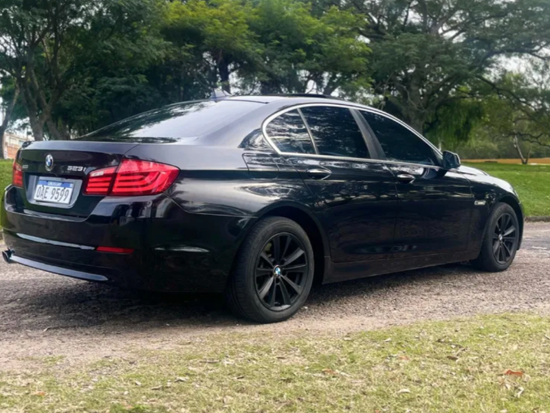 BMW Serie 5  sedán ofrecido en Florida 