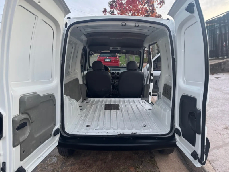 Venta en Uruguay de Renault Kangoo  3 puertas 