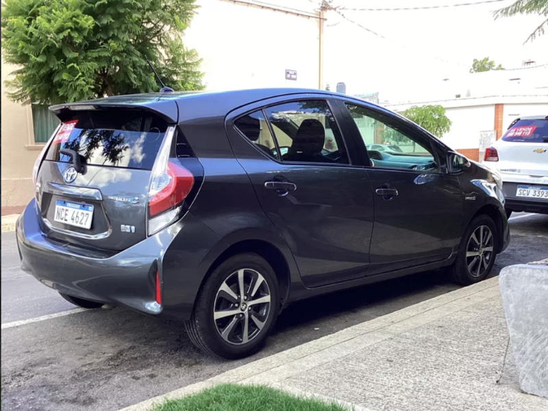 Toyota usado en Flores