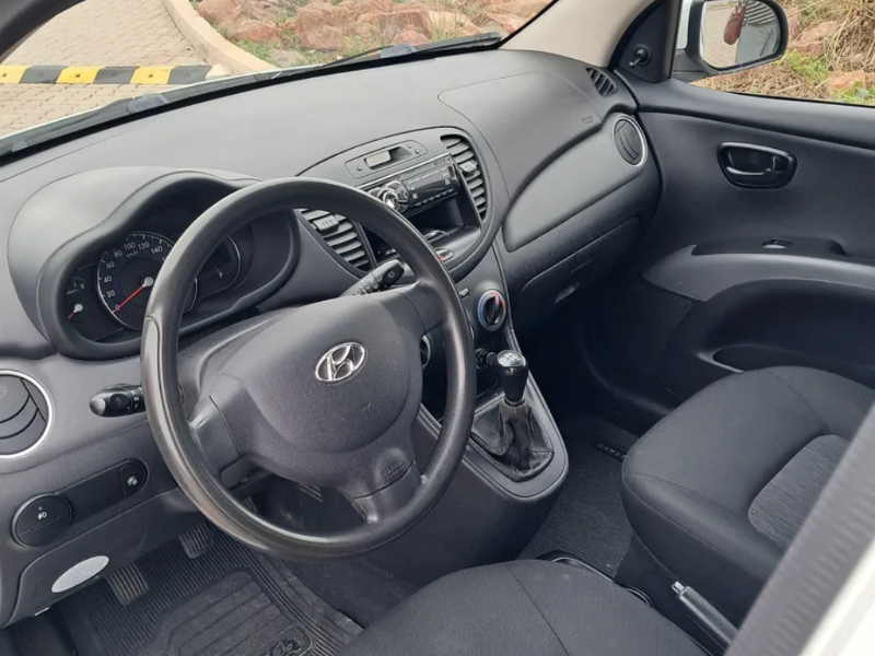 Hyundai i10  hatchback ofrecido en Piriápolis 