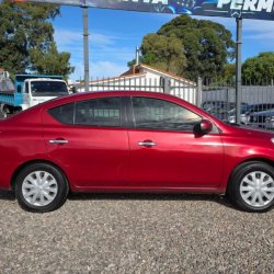 Nissan Versa  sedán ofrecido en Salinas 