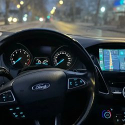 Venta en Uruguay de Ford Focus III  4 puertas 