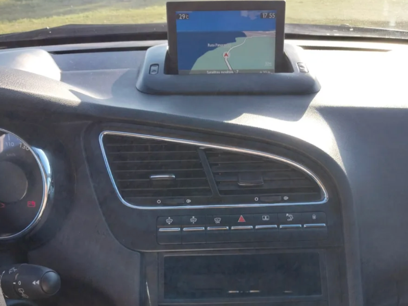 Venta en Uruguay de Peugeot 5008  4 puertas 