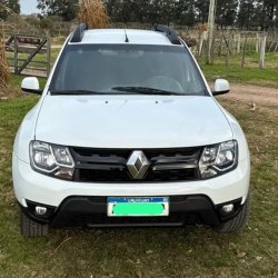 Renault Oroch  pickup ofrecido en Ciudad de la Costa 