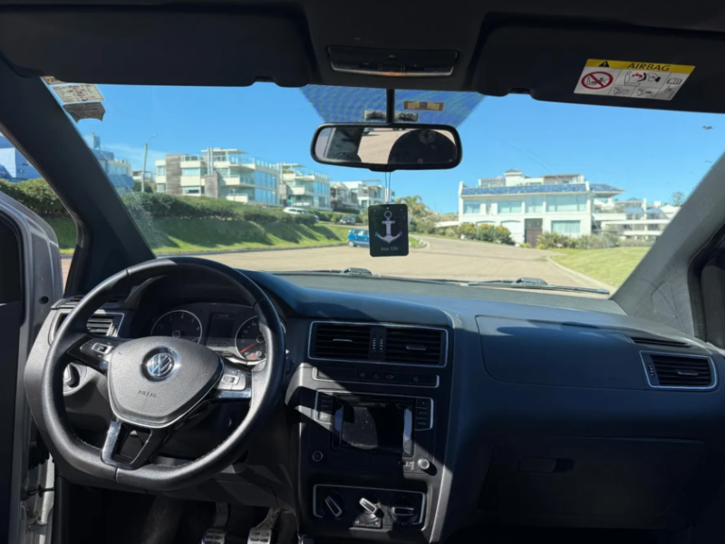 Volkswagen Crossfox  hatchback ofrecido en Punta del Este 