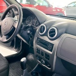 Venta en Uruguay de Renault Sandero  4 puertas 