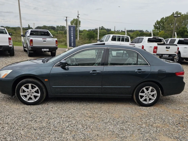 Honda Accord  sedán ofrecido en Tala 