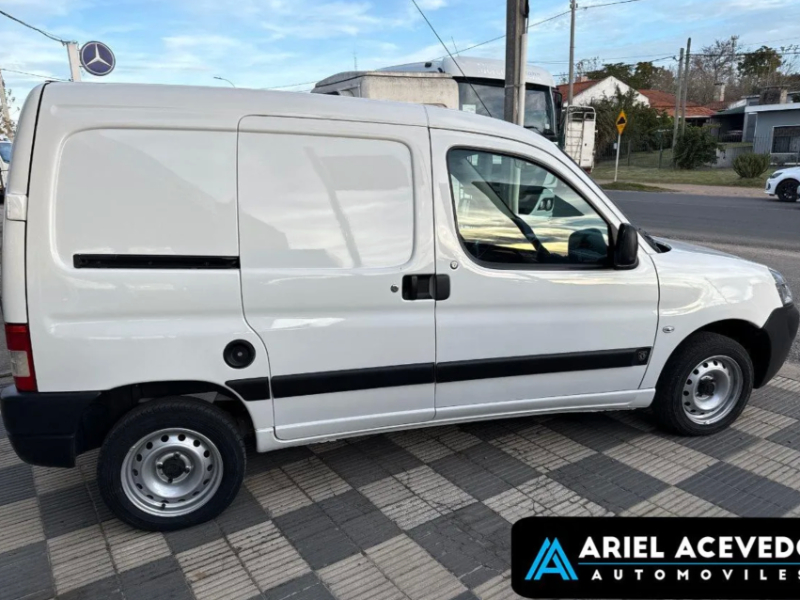 Imagen del Peugeot 2023  1.6-100 listo para la venta  