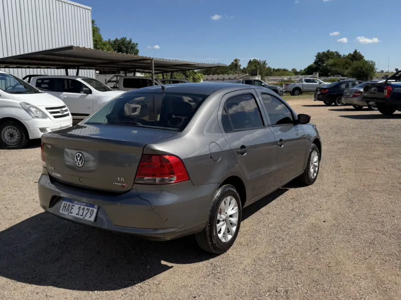 Volkswagen Gol  hatchback ofrecido en Pando 