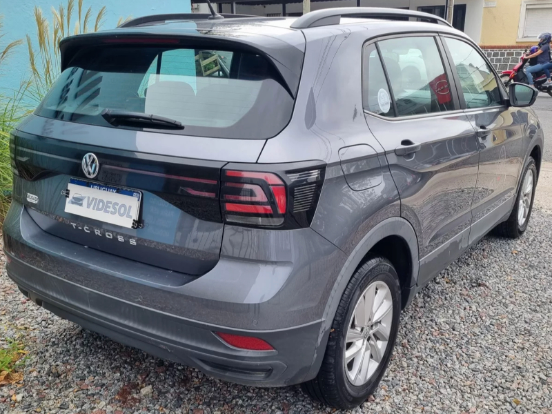Volkswagen T-Cross  suv ofrecido en Colonia del Sacramento 