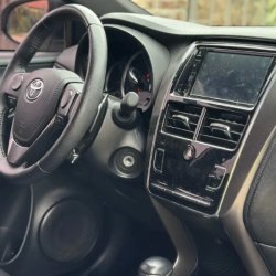 Venta en Uruguay de Toyota Yaris  4 puertas 