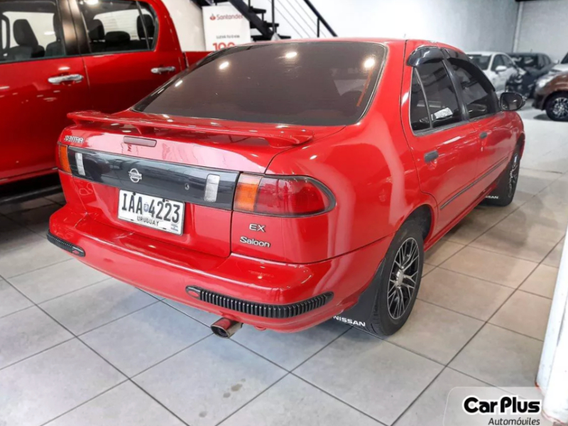 Nissan Sentra  sedán ofrecido en Paysandú 