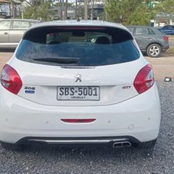 Peugeot 208  hatchback ofrecido en Punta del Este 