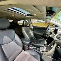 Hyundai Elantra  sedán ofrecido en Paysandú 