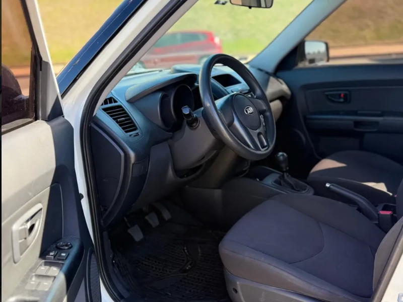vista interna del Kia