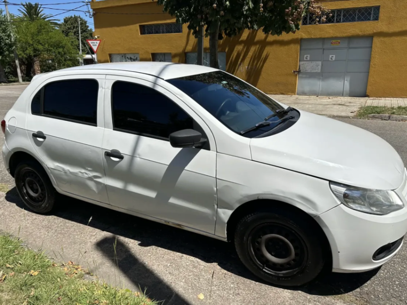 Venta en Uruguay de Volkswagen Gol  4 puertas 
