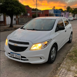 vendo: uy/chevrolet-onix-2017-usado-rivera