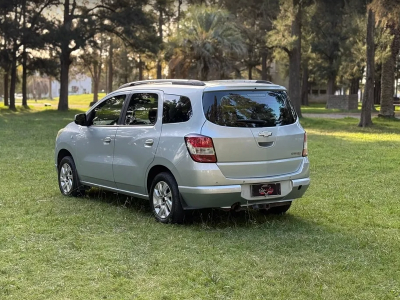 Venta en Uruguay de Chevrolet Spin  6 puertas 