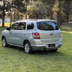 Venta en Uruguay de Chevrolet Spin  6 puertas 