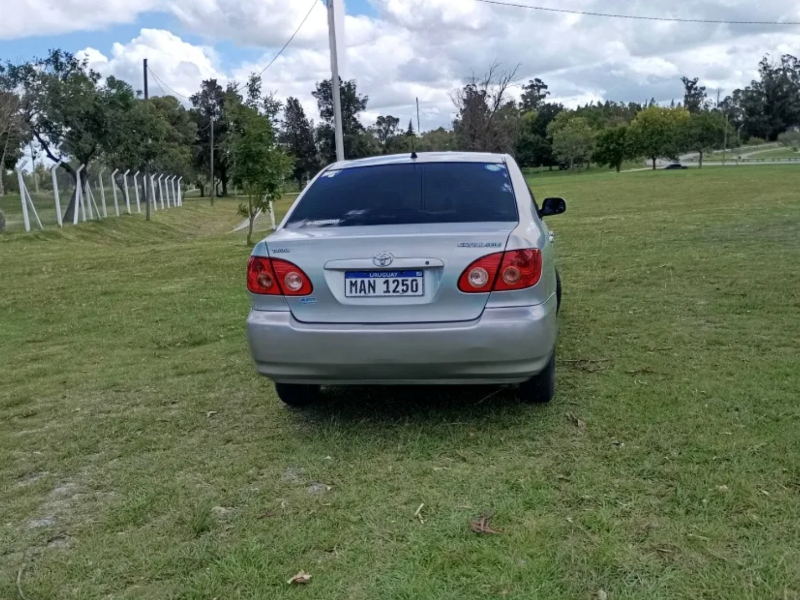 Nissan Versa  sedán ofrecido en San José de Mayo 