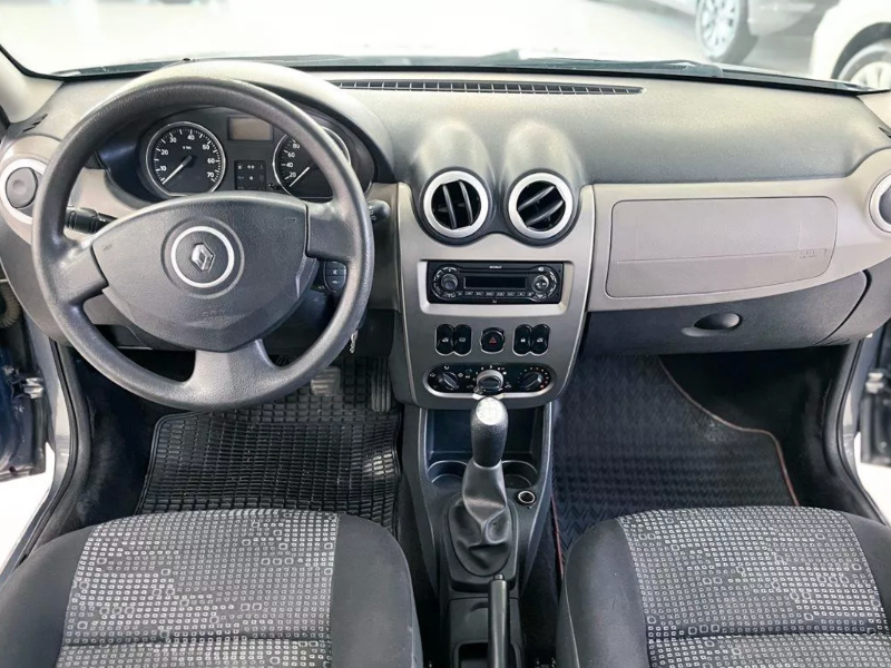 Renault Sandero  hatchback ofrecido en Paysandú 