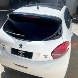 Peugeot 208  hatchback ofrecido en Malvín 