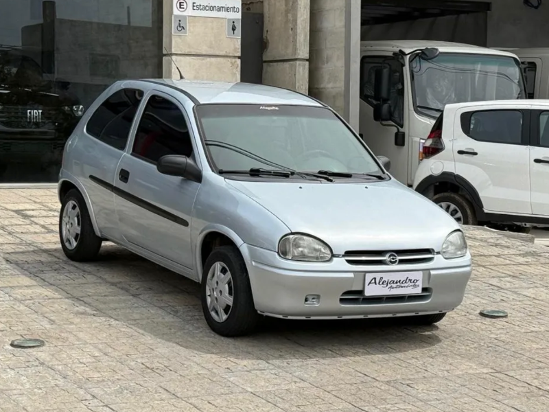 Chevrolet Corsa  hatchback ofrecido en Tala 